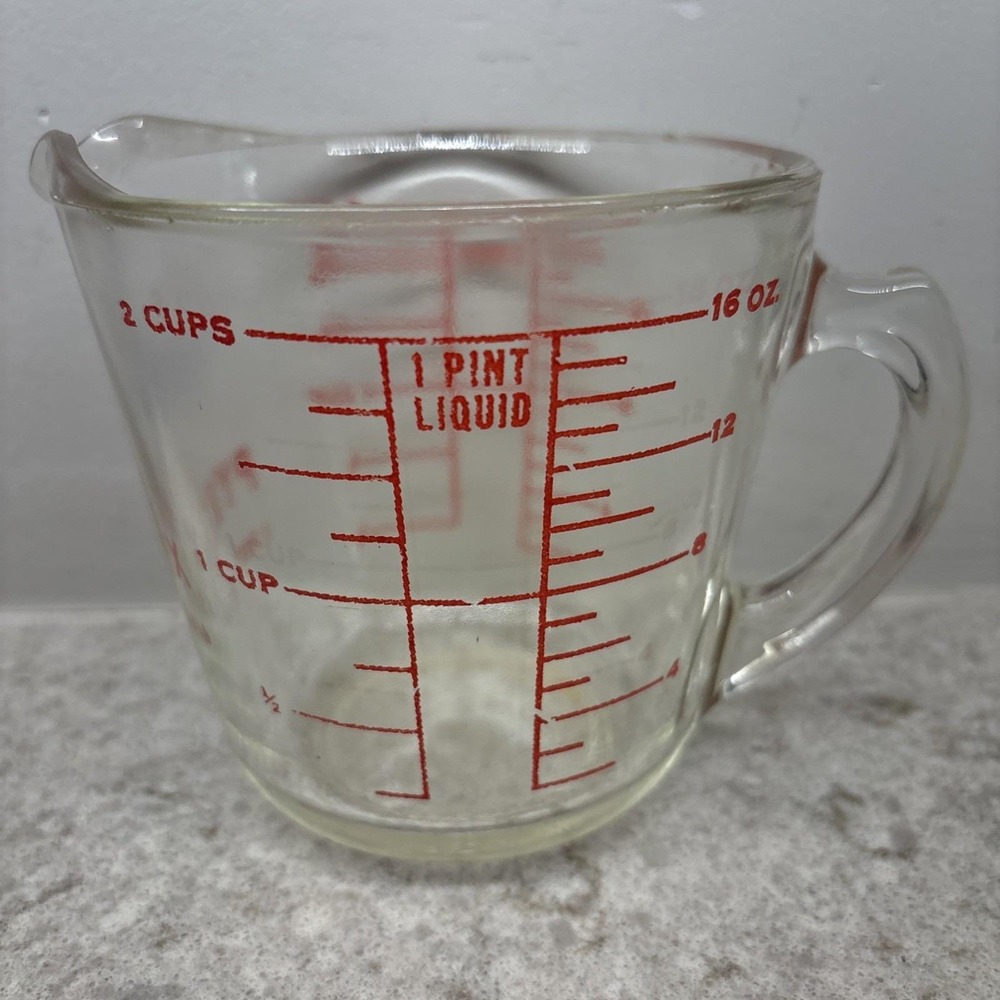 PYREX Vintage 1940s #516 Measuring Glass 2 Cup 1 Pint Red Print
